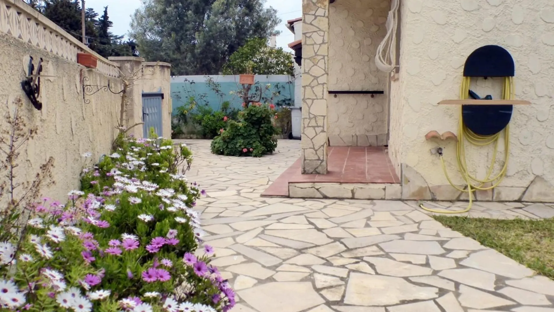 Spacious House With Garden Six-Fours-Les-Plages France