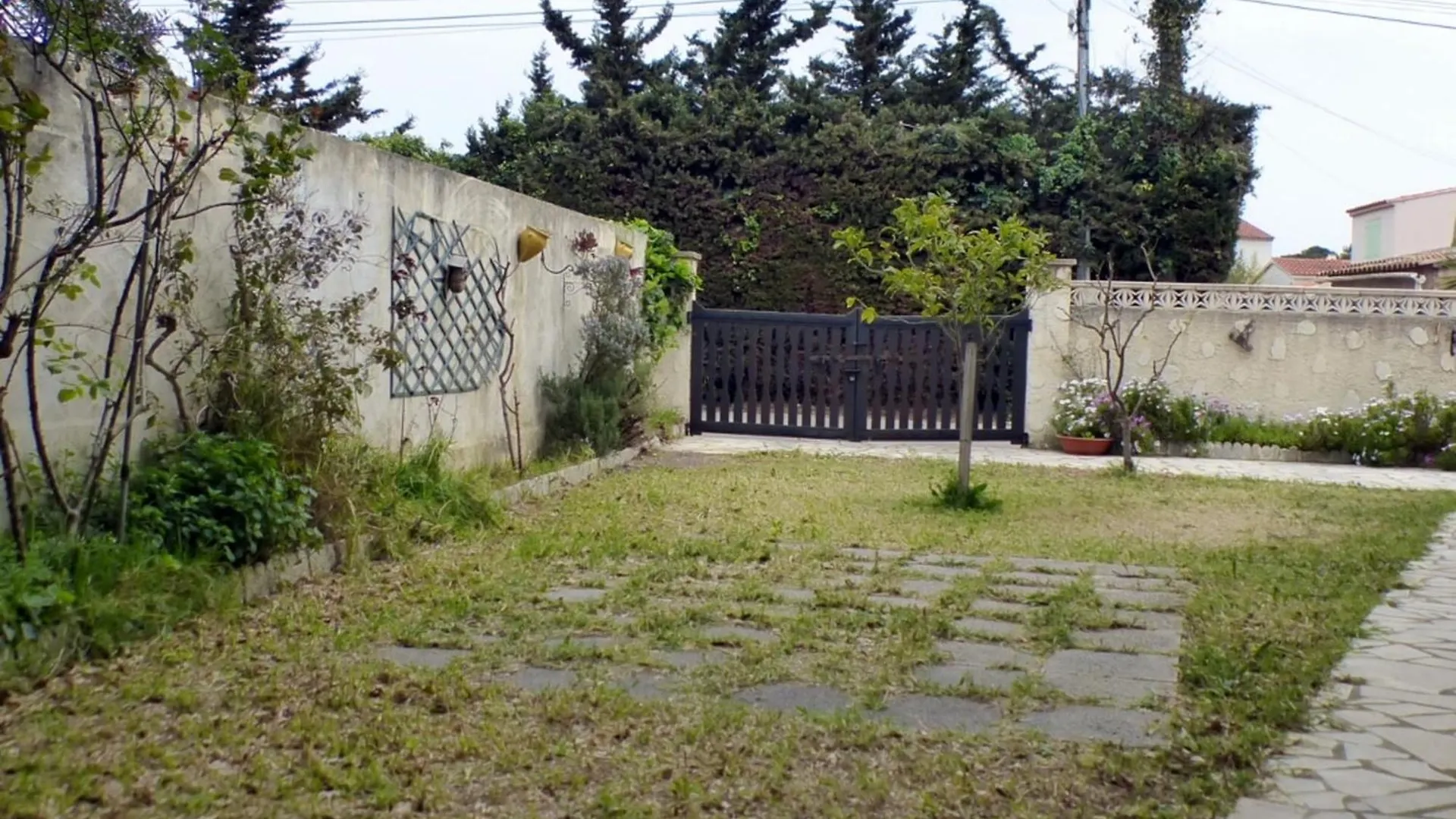 Spacious House With Garden Six-Fours-Les-Plages 0*,  France