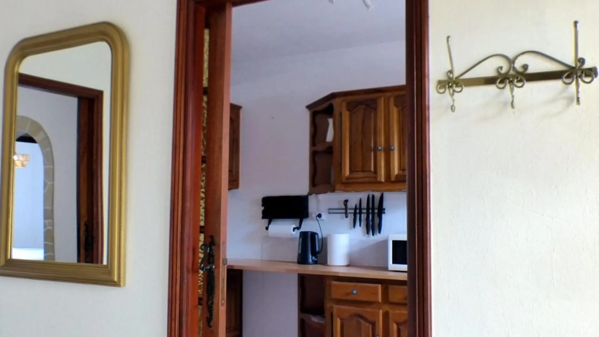 Spacious House With Garden Six-Fours-Les-Plages Holiday home